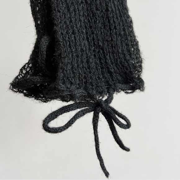 Black open knit bow sheer leg warmers - Picture 2 of 4